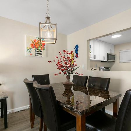2 Bedroom 2 Bath With Patio On 11Th Collins Ave Μαϊάμι Μπιτς Εξωτερικό φωτογραφία