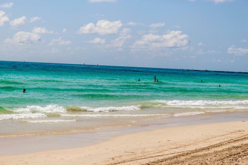 2 Bedroom 2 Bath With Patio On 11Th Collins Ave Μαϊάμι Μπιτς Εξωτερικό φωτογραφία